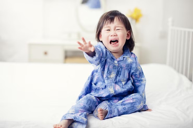 anak overstimulasi, anak rewel tanpa sebab, cara menenangkan anak tantrum, anak sensitif suara, parenting balita